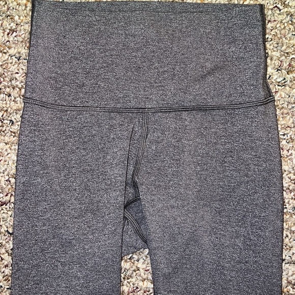 Lululemon 7/8 Gray Leggings Sz 4 - Picture 3 of 6